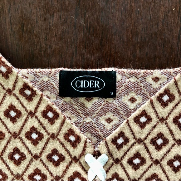 Cider Follow Me Flower Tank Crop Top Size S - Picture 3 of 4